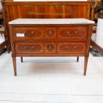 Small commode in birch brier-root, early 18th century - Commodes Small commode in birch brier-root, early 18th century - Commodes