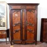 Provençal wardrobe in walnut, late 18th century - Wardrobes