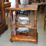 Occasional table in Satinwood with inlays - Tables and Desks Occasional table in Satinwood with inlays - Tables and Desks