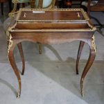 Late 18th century desk in mahogany with inlays - Tables and Desks Late 18th century desk in mahogany with inlays - Tables and Desks
