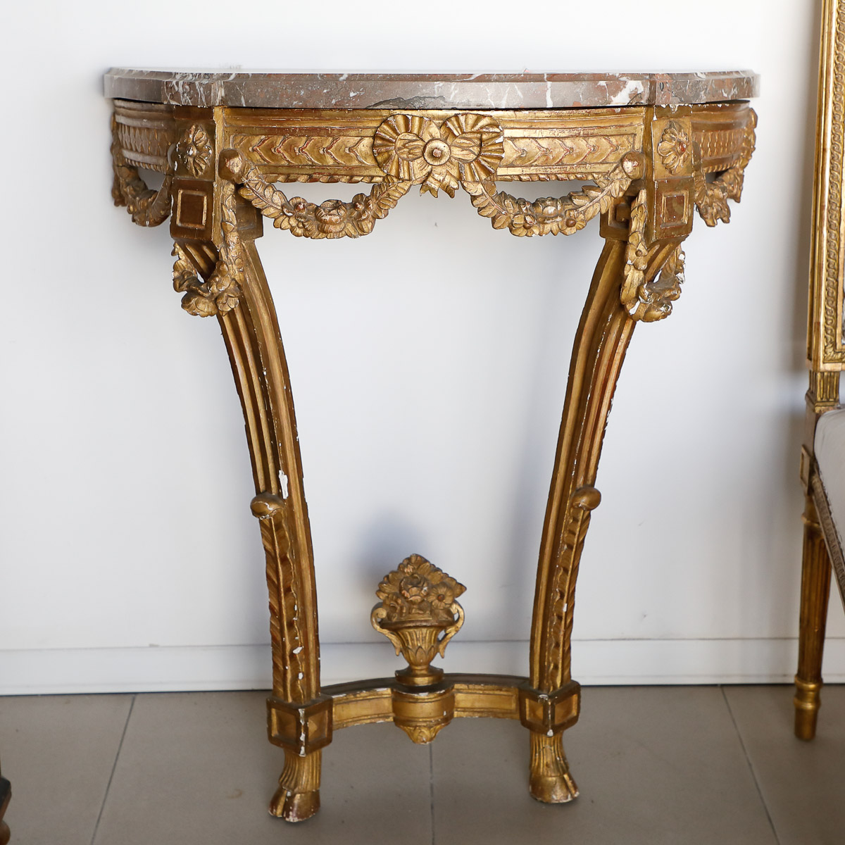Crescent console in gilded wood - Consoles Crescent console in gilded wood - Consoles