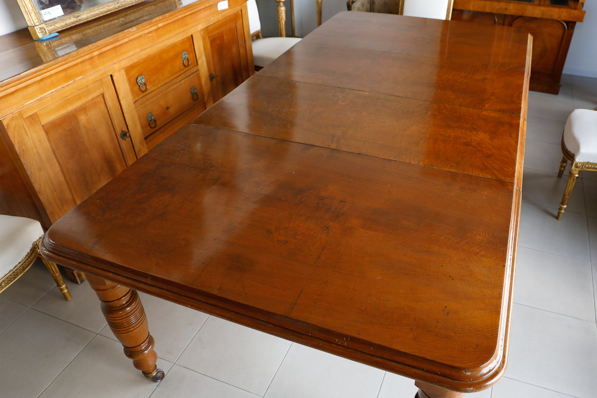 Tavolo a manovella allungabile in rovere e radica - Tavoli e Scrittoi Tavolo a manovella allungabile in rovere e radica - Tavoli e Scrittoi