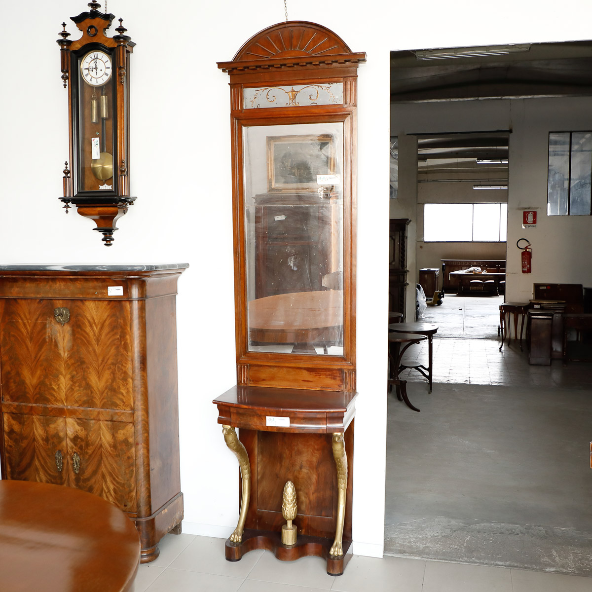 Consolle in lacca e oro con fregi ornamentali e dorati, Impero - Consolle