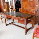 Writing desk in tiger birch, Scandinavian origin, 19th century - Tables and Desks Writing desk in tiger birch, Scandinavian origin, 19th century - Tables and Desks