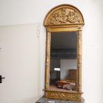 Oval wall mirror in gilded wood, France, 19th century - Wall Mirrors Oval wall mirror in gilded wood, France, 19th century - Wall Mirrors