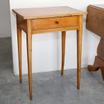 Round extending table in oak, Scandinavian origin, Biedermeier - Tables and Desks