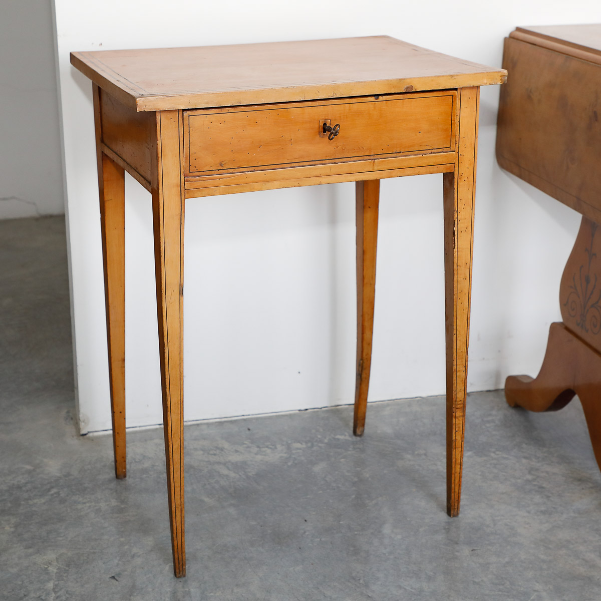 Tavolo tondo allungabile in rovere, Paesi Scandinavi, Biedermeier - Tavoli e Scrittoi Tavolo tondo allungabile in rovere, Paesi Scandinavi, Biedermeier - Tavoli e Scrittoi