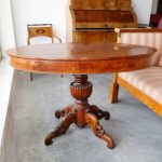 Centre desk in walnut, England, 19th century - Tables and Desks