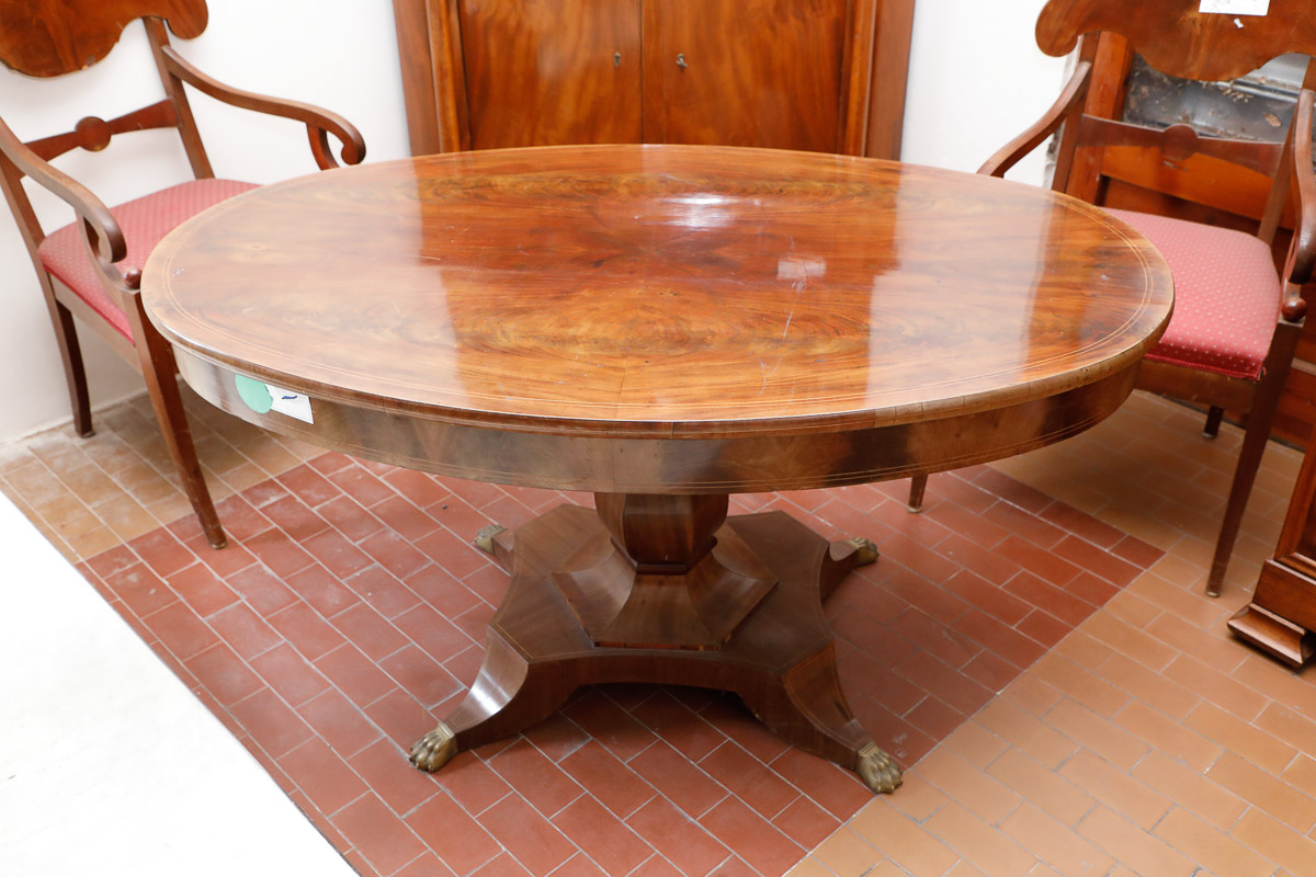 Tavolo ovale in mogano con filettature in acero, Biedermeier - Tavoli e Scrittoi Tavolo ovale in mogano con filettature in acero, Biedermeier - Tavoli e Scrittoi