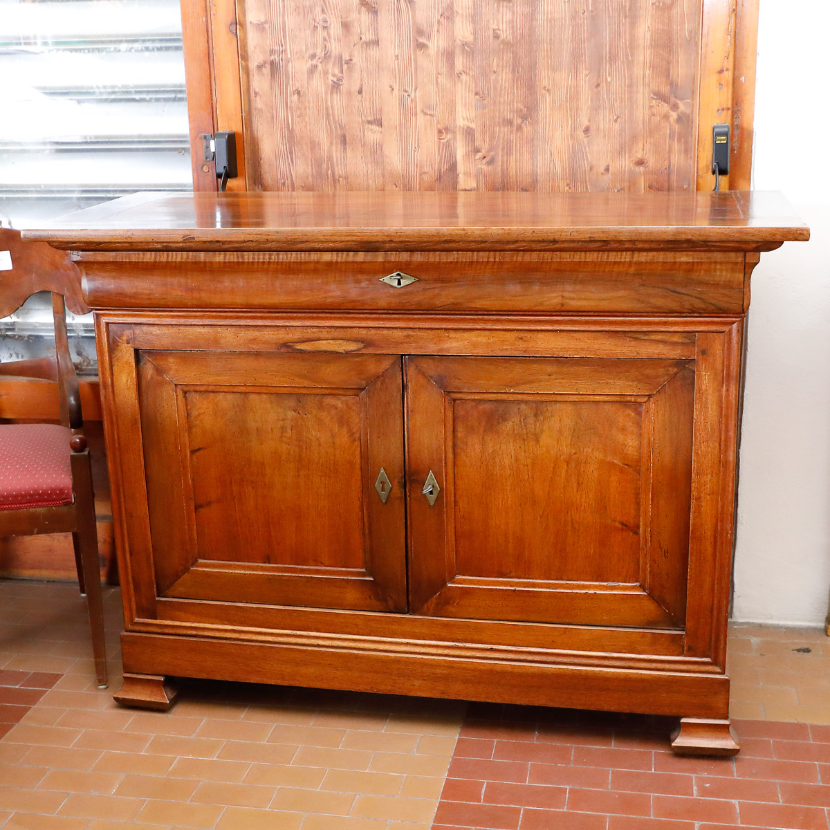 Credenzina in legno ebanizzato con intarsi, Inghilterra - Credenze