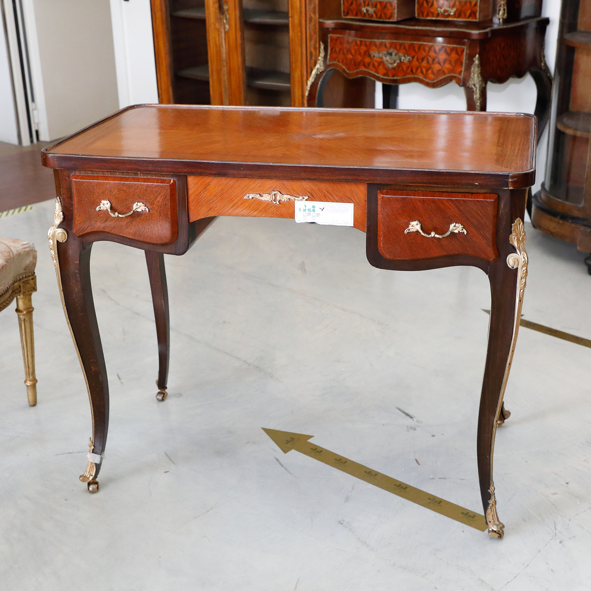 Scrittoio da centro in bois de rose, Francia Napoleone III - Tavoli e Scrittoi Scrittoio da centro in bois de rose, Francia Napoleone III - Tavoli e Scrittoi