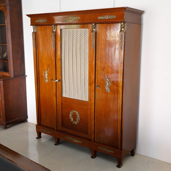Bookcase in walnut with three doors, France, Napoleon III - Bookcases