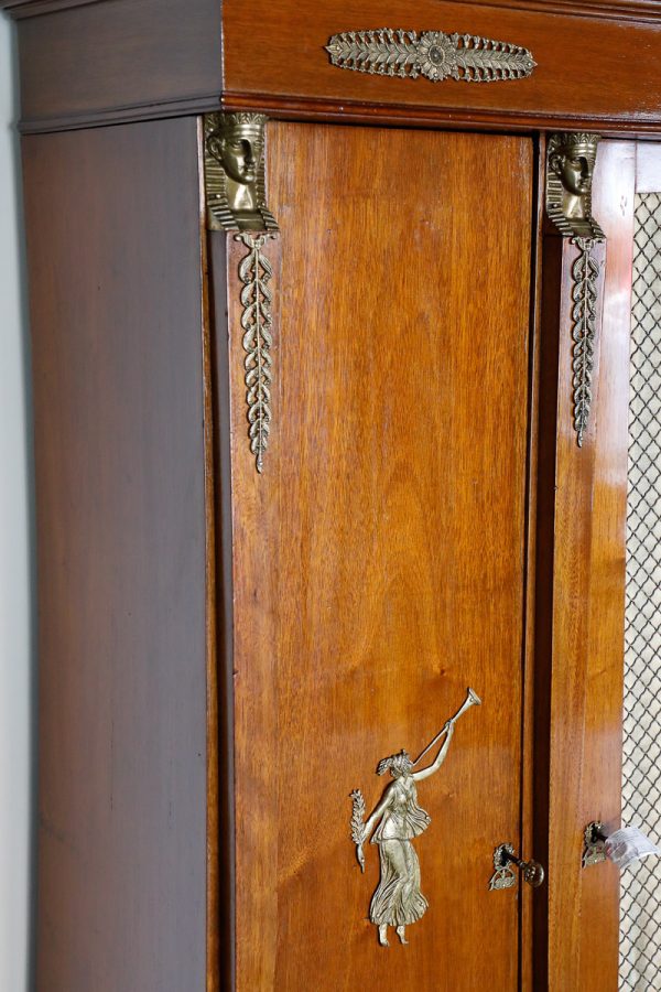 Bookcase in walnut with three doors, France, Napoleon III - Bookcases