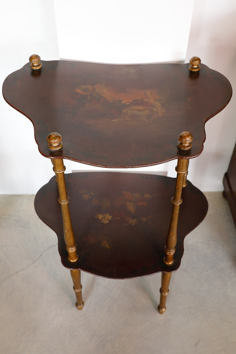 Two-level occasional table with paintings, Victorian era - Tables and Desks Two-level occasional table with paintings, Victorian era - Tables and Desks