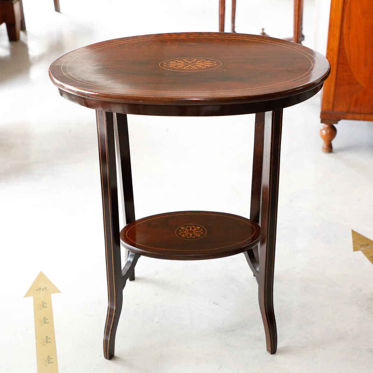 Occasional table in rosewood with inlays and threading, 19th century - Tables and Desks Occasional table in rosewood with inlays and threading, 19th century - Tables and Desks