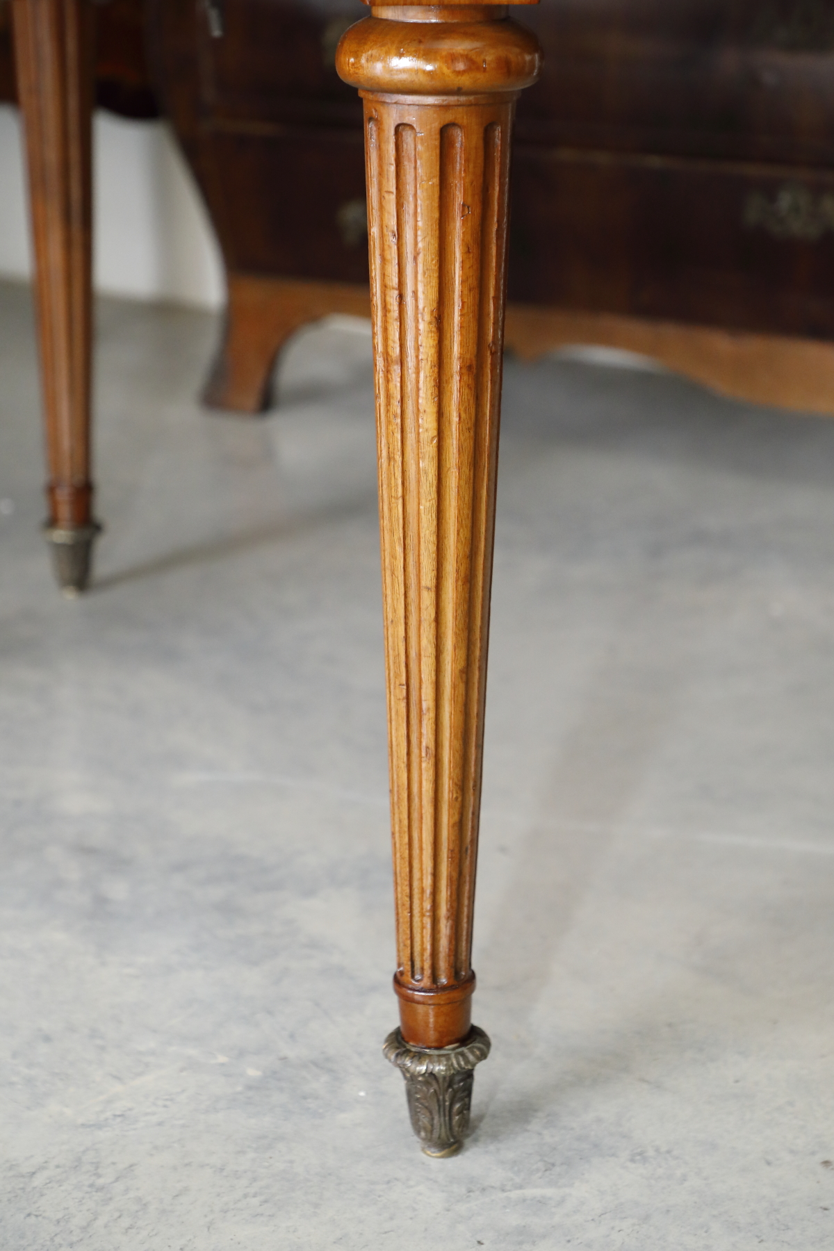 Extending table with flamed top, Napoleon III - Tables and Desks Extending table with flamed top, Napoleon III - Tables and Desks