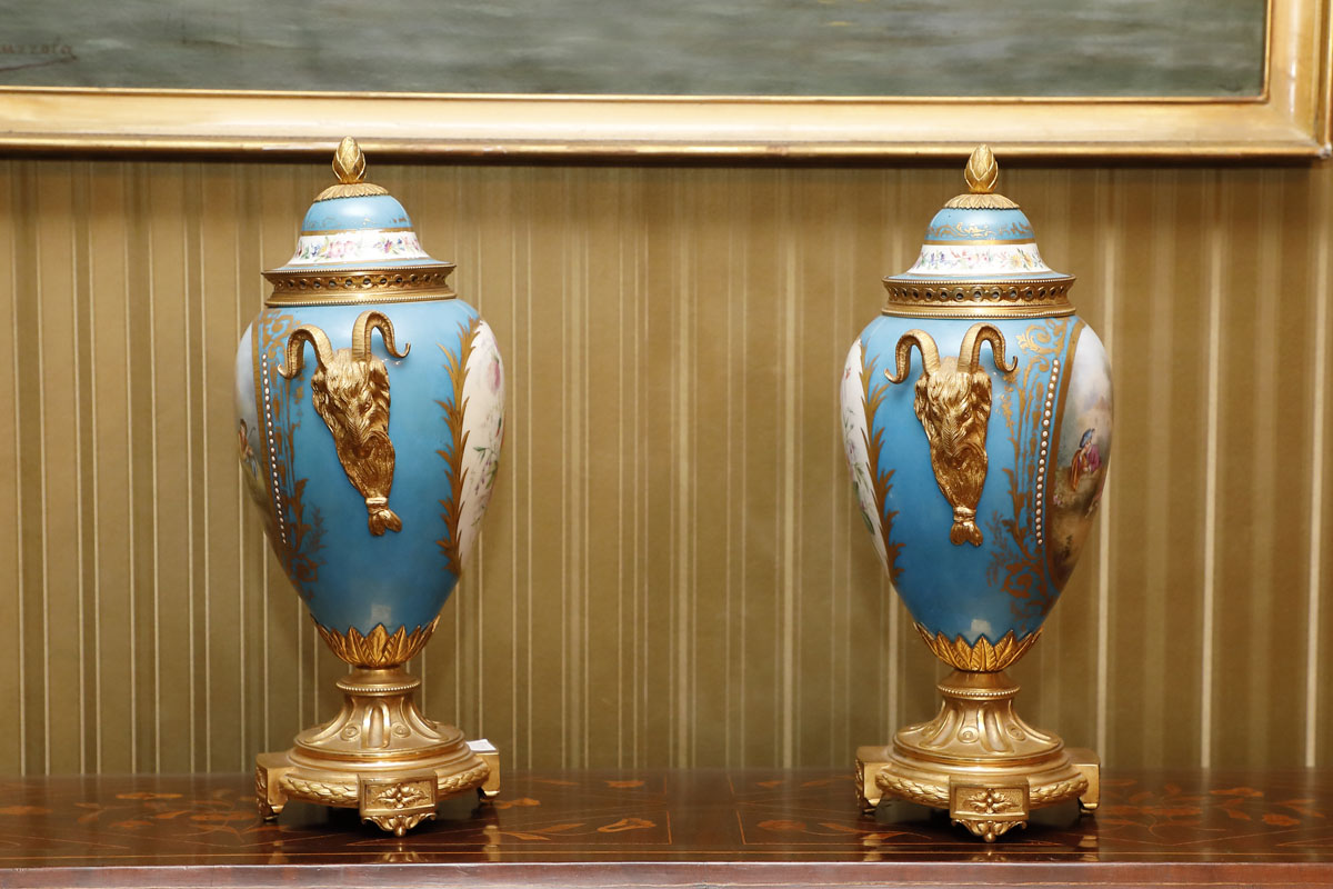 Sevres porcelain vases, France, 19th century - Furniture accessories Sevres porcelain vases, France, 19th century - Furniture accessories