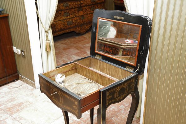 Occasional table in ebonized wood, in gilded bronze and brass - Tables and Desks