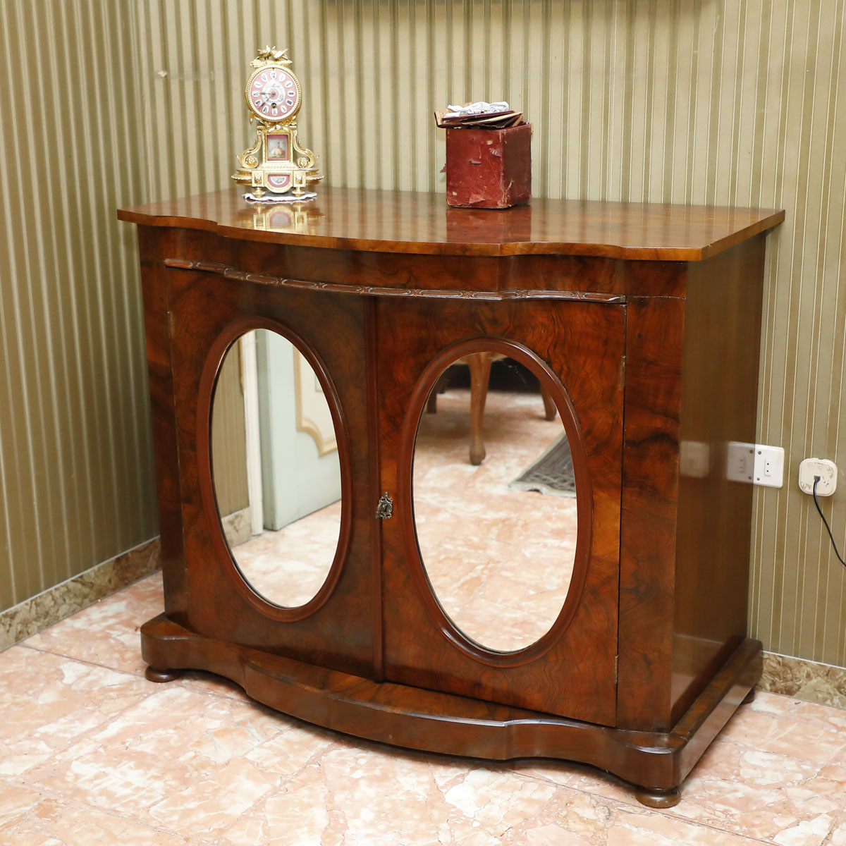 Credenza a tre ante, Inglese Epoca Vittoriana - Credenze