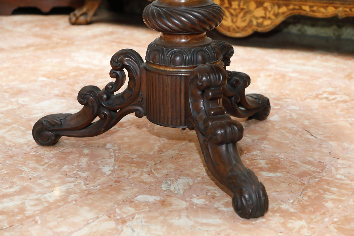 Round table in rosewood, France - Tables and Desks Round table in rosewood, France - Tables and Desks