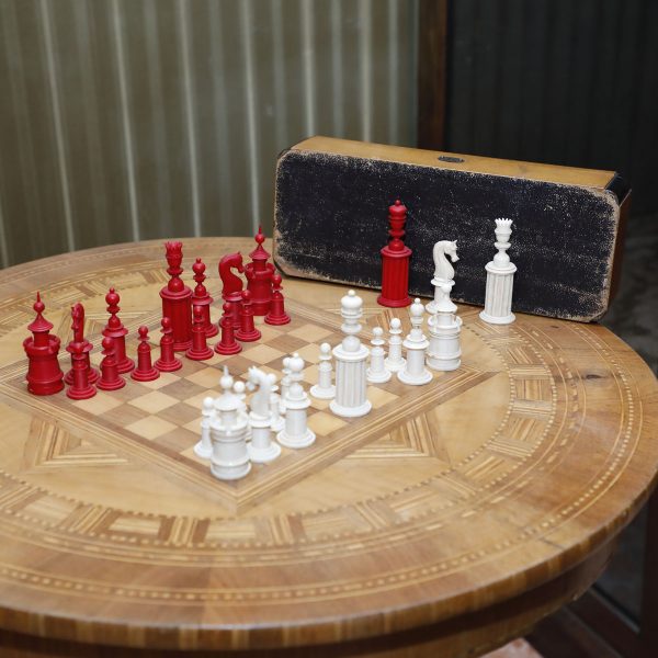 Box con serie completa di scacchi in avorio, 800 - Complementi d'arredo