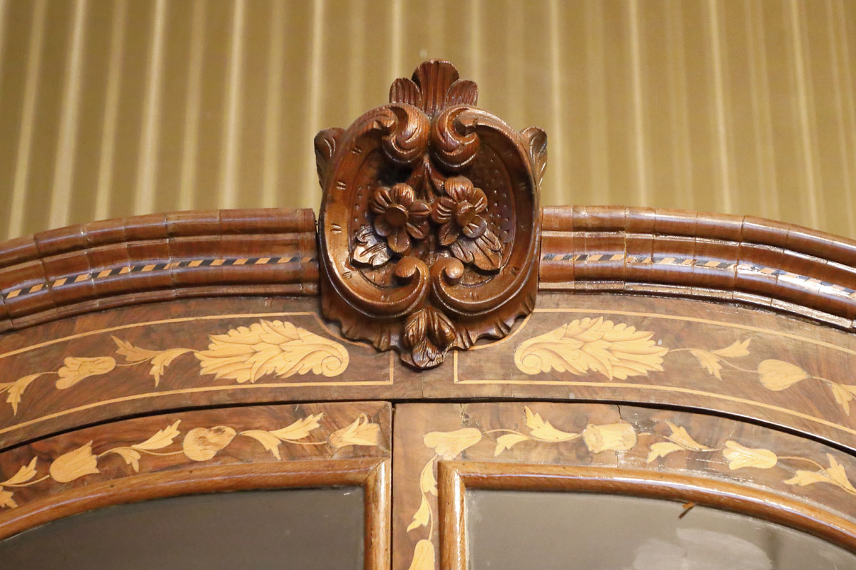 Glass unit with drawers in walnut brier-root, 19th century - Glass units Glass unit with drawers in walnut brier-root, 19th century - Glass units