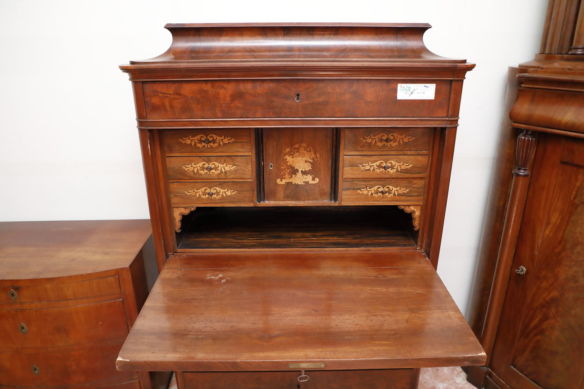 Secretaire in piuma di mogano, Epoca Carlo X - Secretaire e Ribalte Secretaire in piuma di mogano, Epoca Carlo X - Secretaire e Ribalte