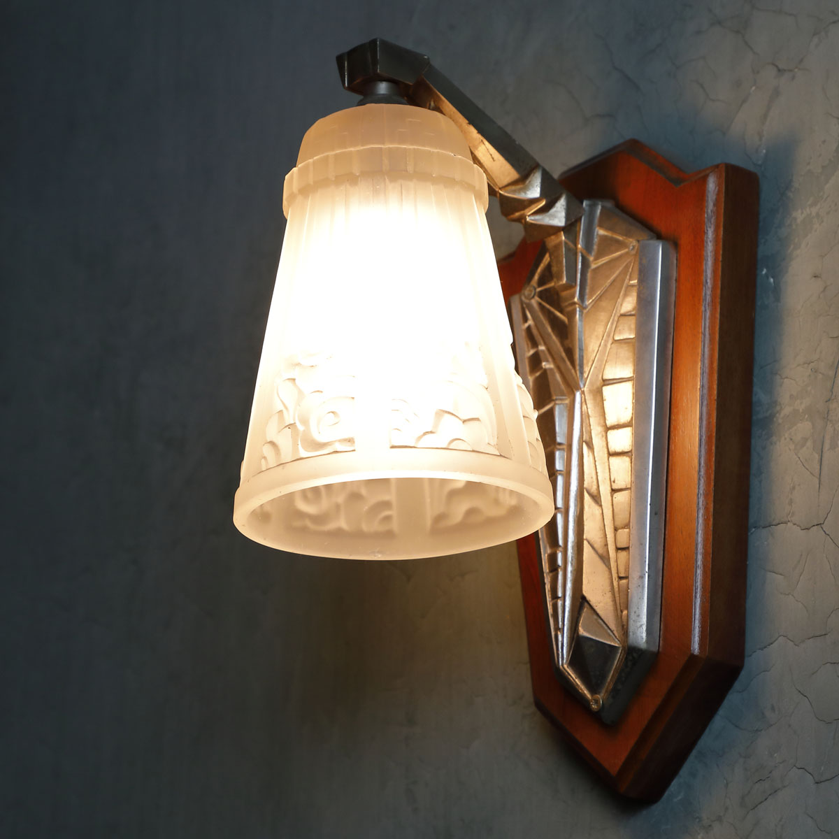 Lampadario con appliques, Francia by Des Hanots 900 - Complementi d'arredo Lampadario con appliques, Francia by Des Hanots 900 - Complementi d'arredo