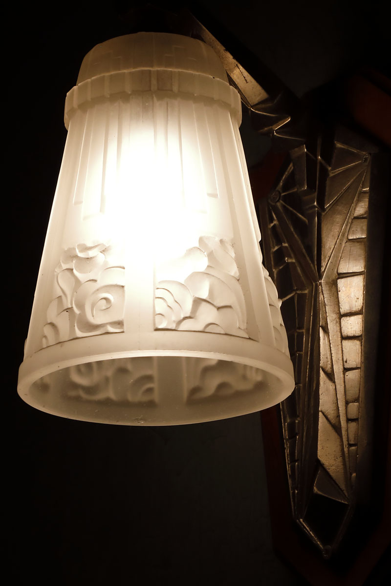 Lampadario con appliques, Francia by Des Hanots 900 - Complementi d'arredo Lampadario con appliques, Francia by Des Hanots 900 - Complementi d'arredo