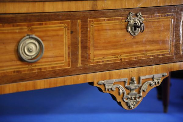Comò a tre cassetti in noce, Francia Luigi XVI - Comò