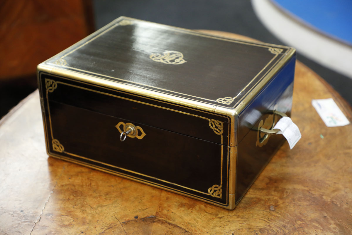 Orologio in bronzo dorato, Francia 800 - Complementi d'arredo Orologio in bronzo dorato, Francia 800 - Complementi d'arredo