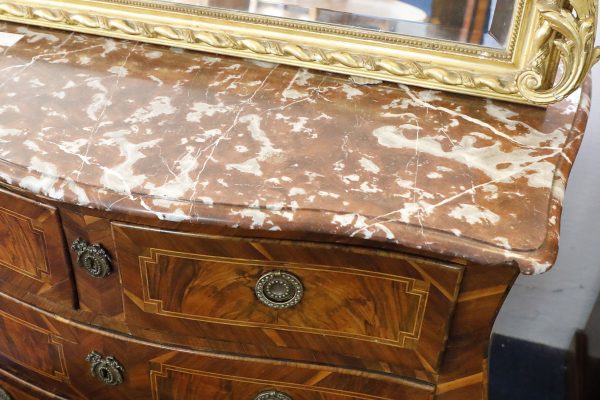 Comò bombato con piano in marmo, Francia Luigi XIV - Comò