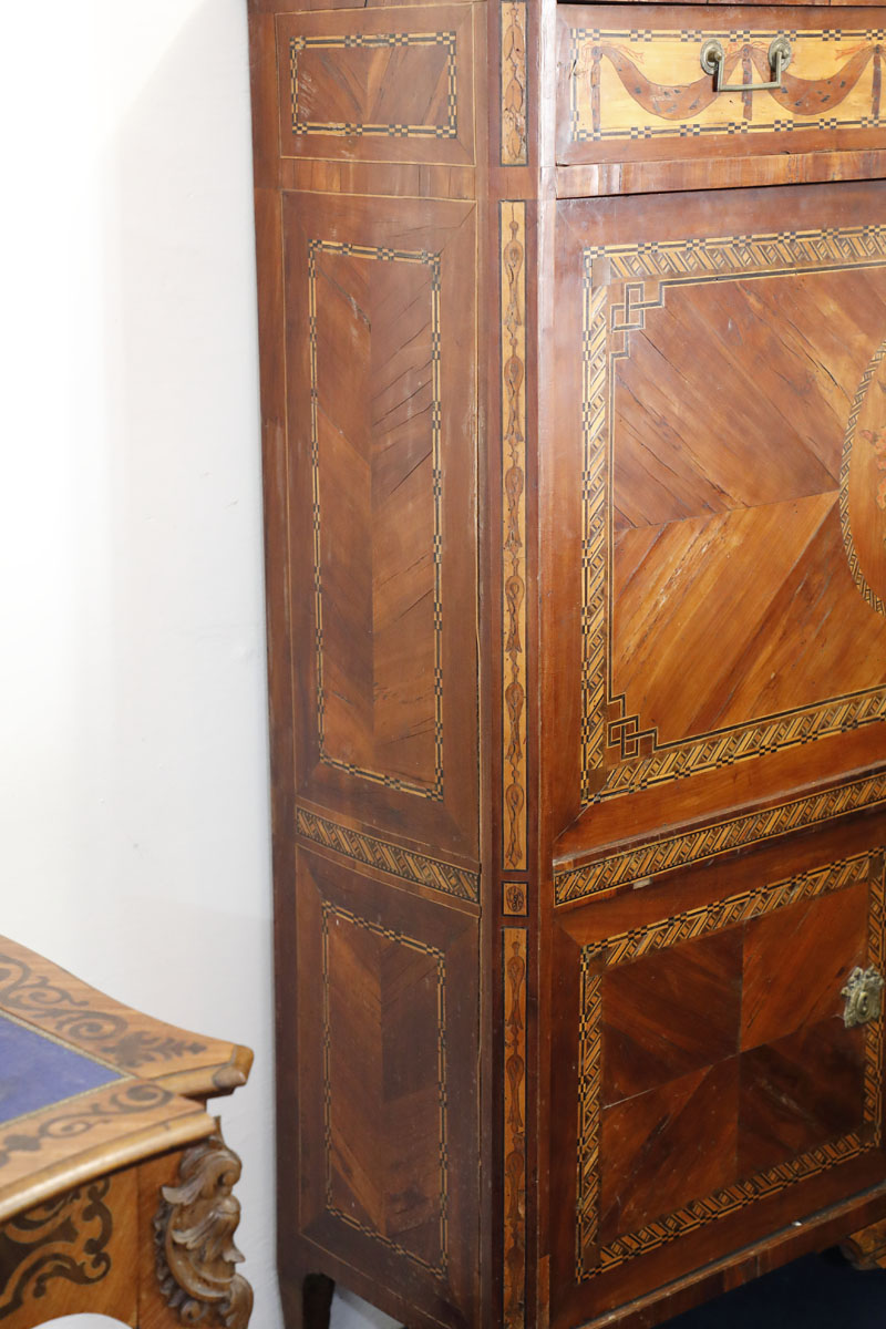 Secretaire in noce con intarsi, Francia Luigi XVI - Secretaire e Ribalte Secretaire in noce con intarsi, Francia Luigi XVI - Secretaire e Ribalte