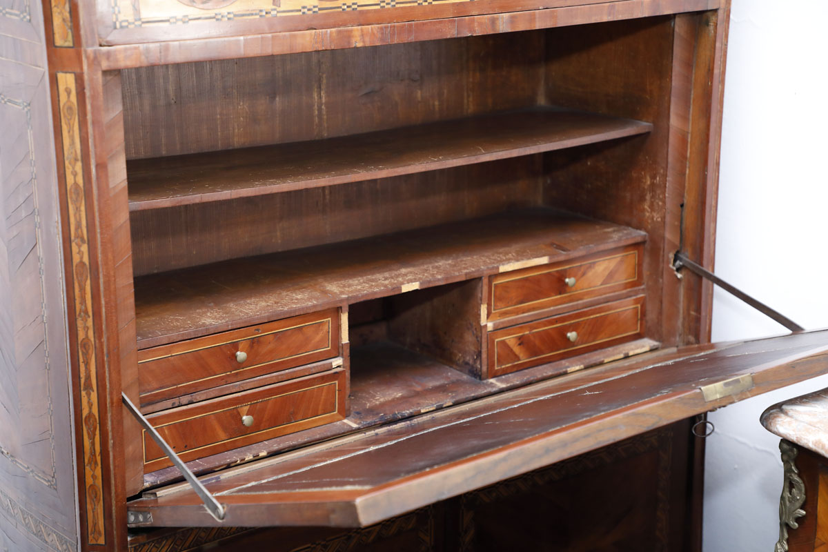 Secretaire in noce con intarsi, Francia Luigi XVI - Secretaire e Ribalte Secretaire in noce con intarsi, Francia Luigi XVI - Secretaire e Ribalte