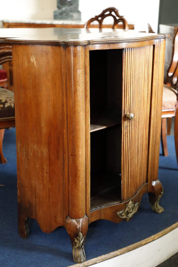 Server with shutter door, Holland, 19th century - Sideboards