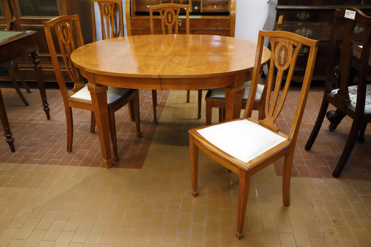 Table with 6 chairs in satinwood, France, 20th century - Chairs and Armchairs, Tables and Desks Table with 6 chairs in satinwood, France, 20th century - Chairs and Armchairs, Tables and Desks