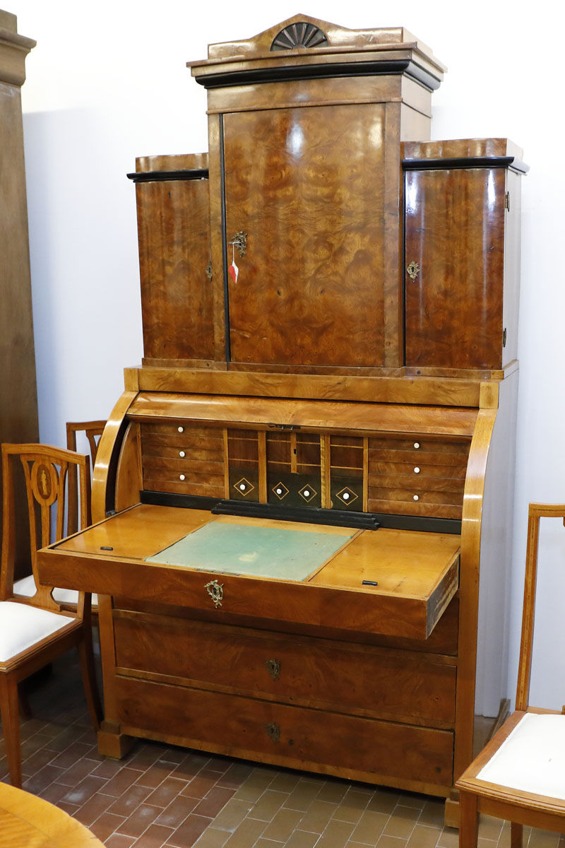 Trumeau in elm brier-root, Scandinavian origin - Secretaires and Flap Chests, Tables and Desks Trumeau in elm brier-root, Scandinavian origin - Secretaires and Flap Chests, Tables and Desks