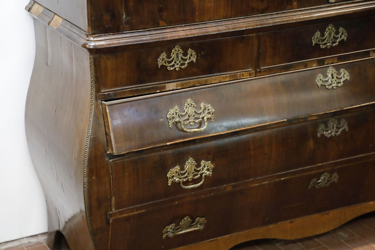 Double body veneered unit, Holland, 19th century - Secretaires and Flap Chests, Tables and Desks Double body veneered unit, Holland, 19th century - Secretaires and Flap Chests, Tables and Desks