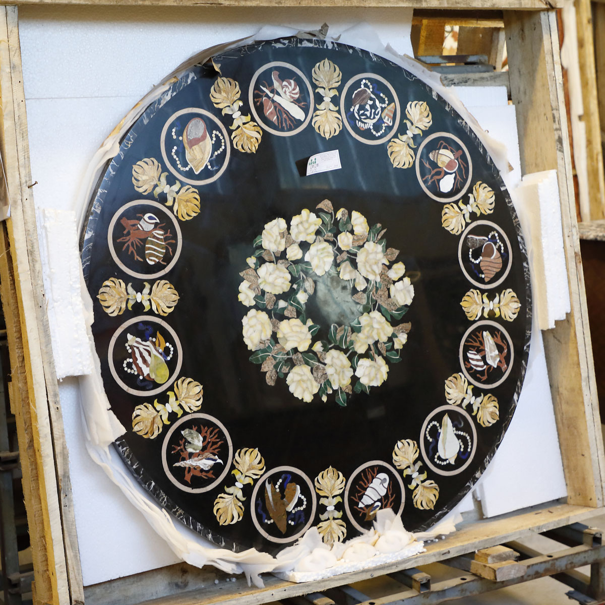 Piano di marmo quadrato con intarsi con pietre - Complementi d'arredo, Tavoli e Scrittoi Piano di marmo quadrato con intarsi con pietre - Complementi d'arredo, Tavoli e Scrittoi