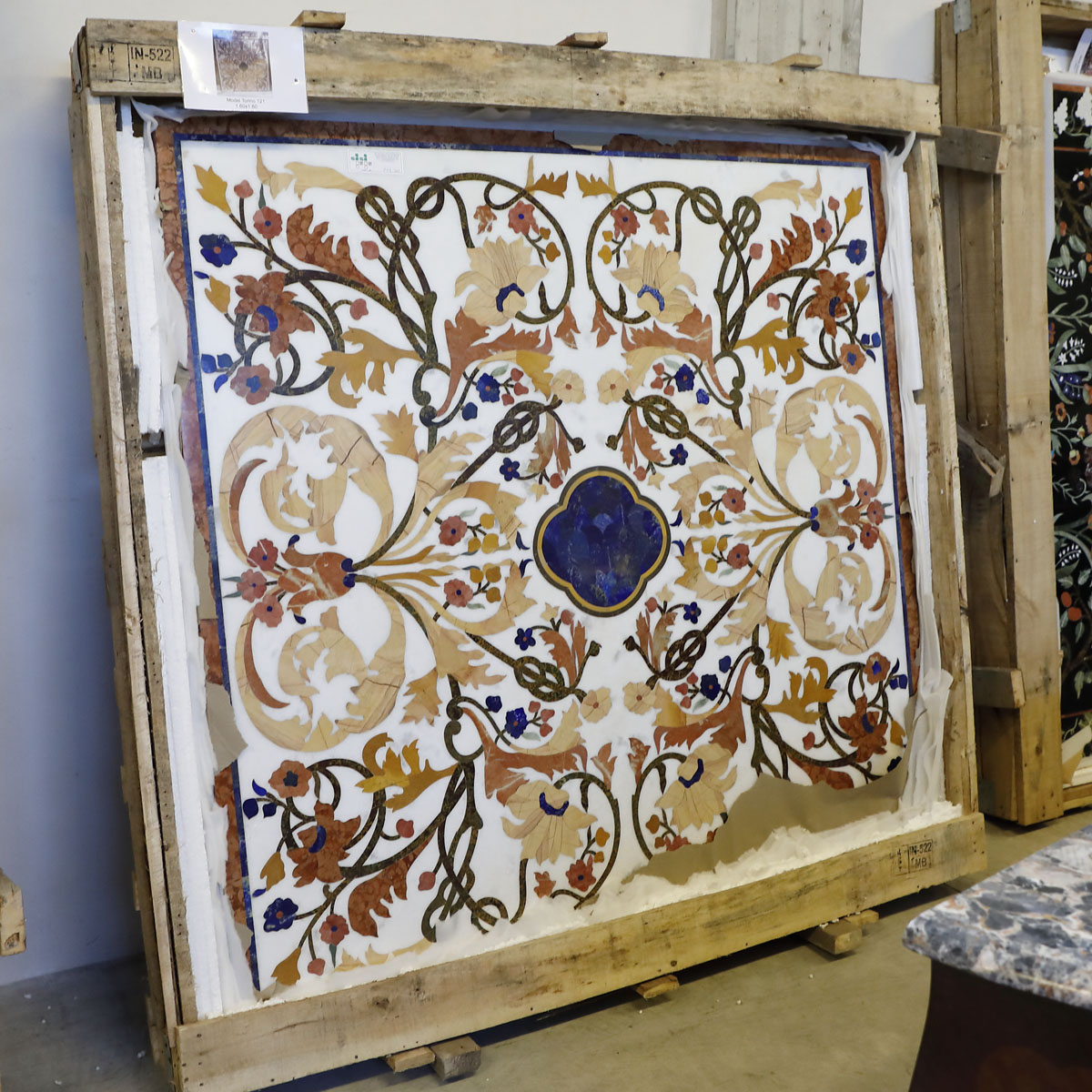 Marble top on white base, square - Furniture accessories, Tables and Desks Marble top on white base, square - Furniture accessories, Tables and Desks