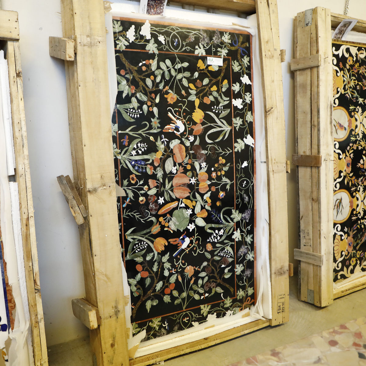 Marble top with semi-precious stones - Furniture accessories, Tables and Desks Marble top with semi-precious stones - Furniture accessories, Tables and Desks