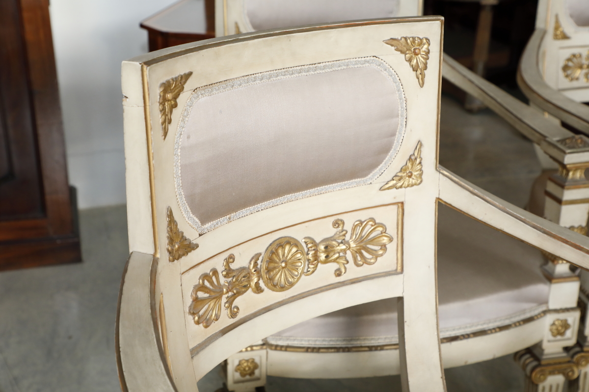 Set of 4 lacquered and gilded armchairs - Chairs and Armchairs Set of 4 lacquered and gilded armchairs - Chairs and Armchairs