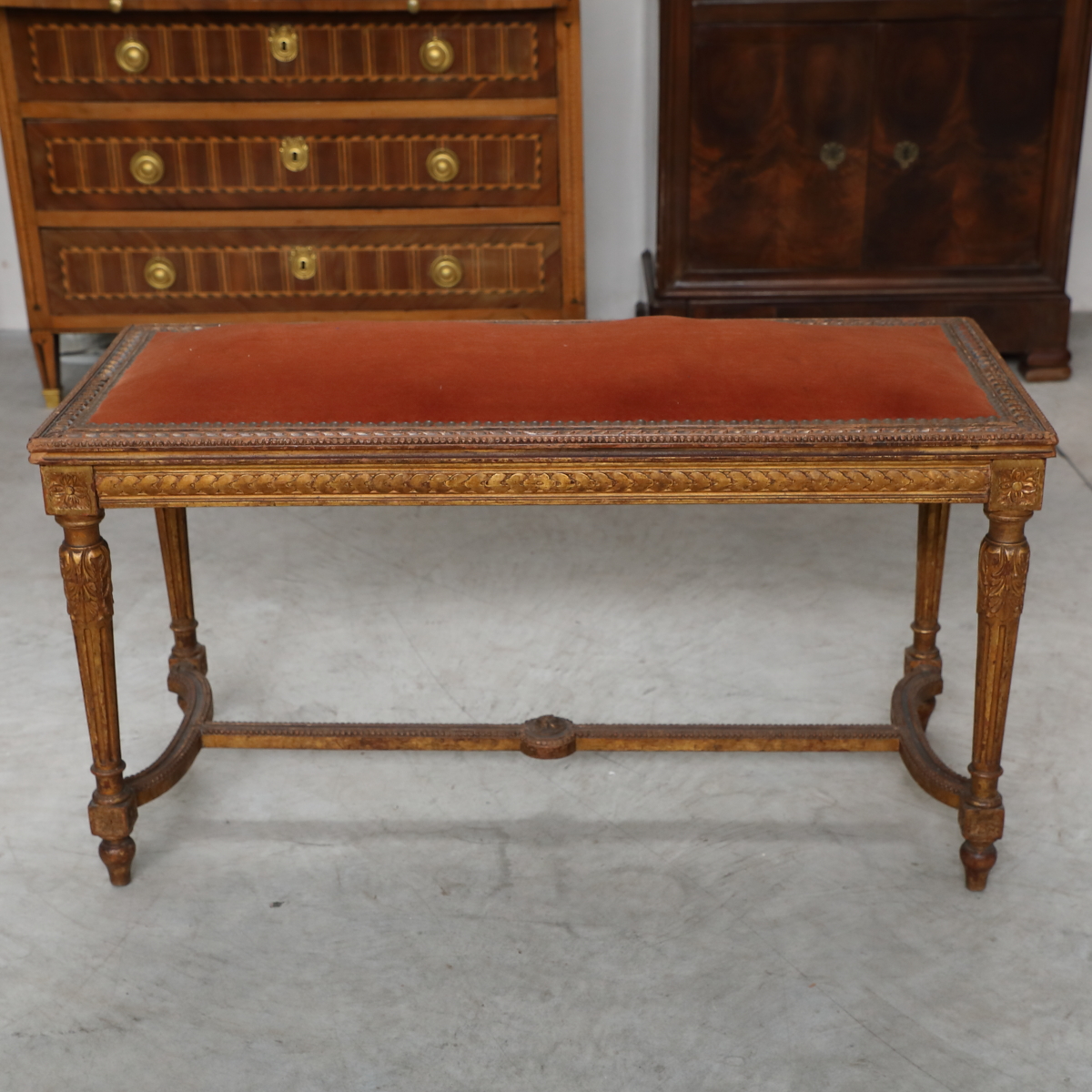 Salotto laccato 5 pezzi composto da divano ,coppia di poltrone e due sedie - Sedie e Poltrone Salotto laccato 5 pezzi composto da divano ,coppia di poltrone e due sedie - Sedie e Poltrone