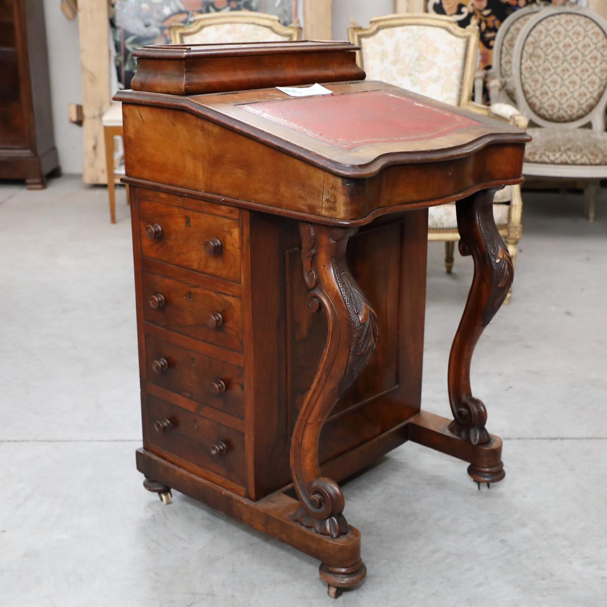 Oval occasional table in gilded wood - Tables and Desks Oval occasional table in gilded wood - Tables and Desks