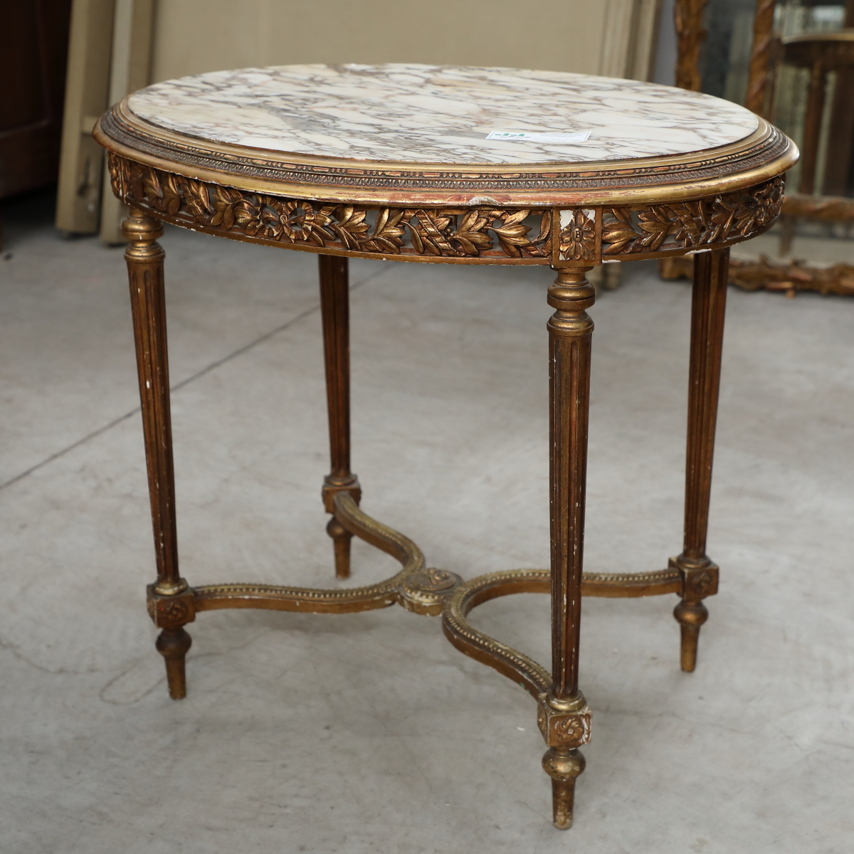 Oval occasional table in gilded wood - Tables and Desks Oval occasional table in gilded wood - Tables and Desks