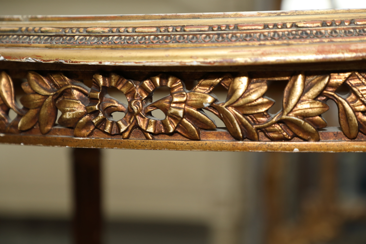 Oval occasional table in gilded wood - Tables and Desks Oval occasional table in gilded wood - Tables and Desks