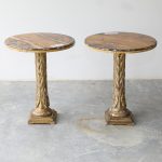 Oval occasional table in gilded wood, Italian origin, 19th century - Tables and Desks Oval occasional table in gilded wood, Italian origin, 19th century - Tables and Desks