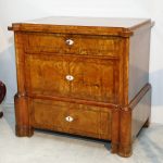 Commode in walnut with three drawers - Commodes Commode in walnut with three drawers - Commodes