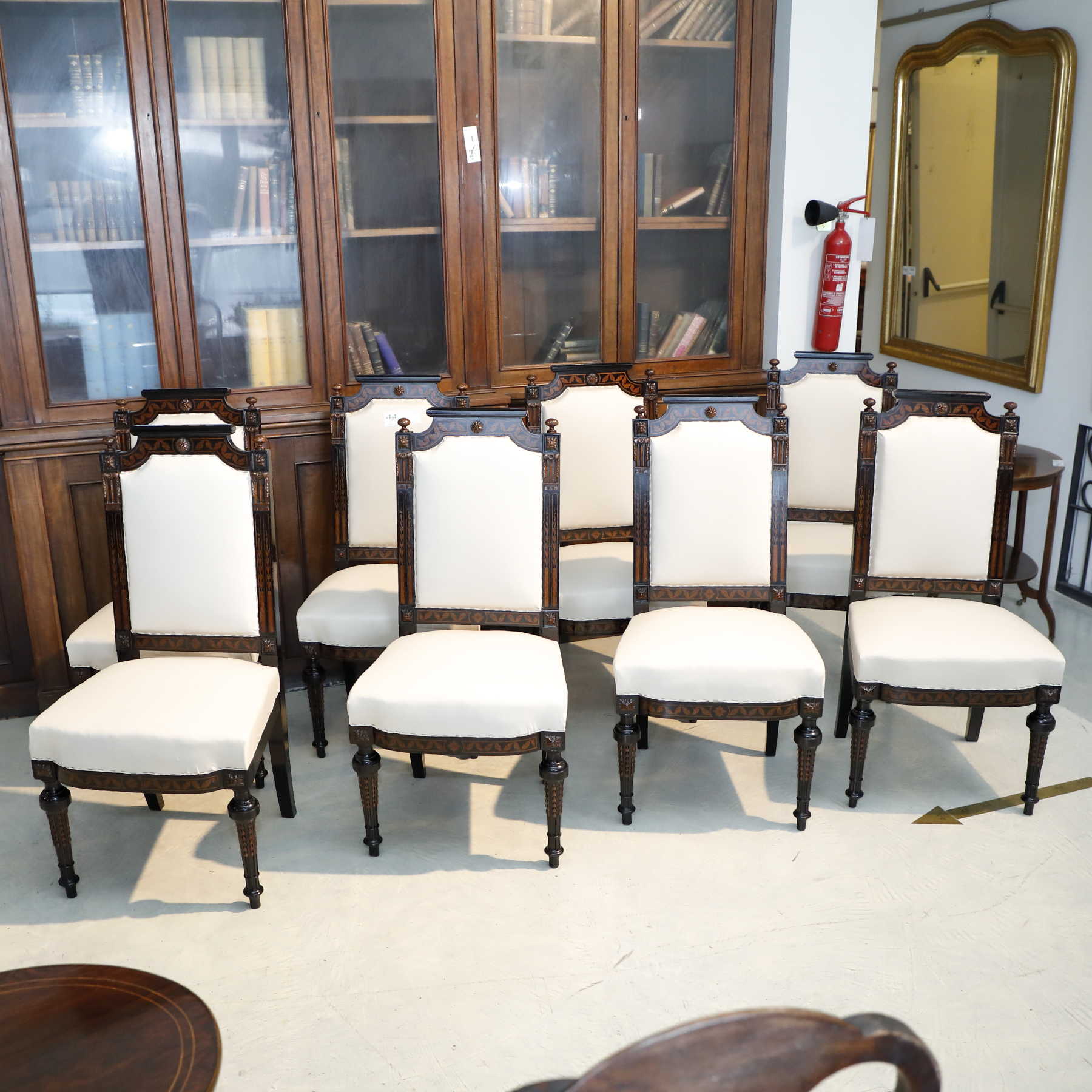 Gruppo di 6 sedie in legno laccato e dorato . - Sedie e Poltrone Gruppo di 6 sedie in legno laccato e dorato . - Sedie e Poltrone