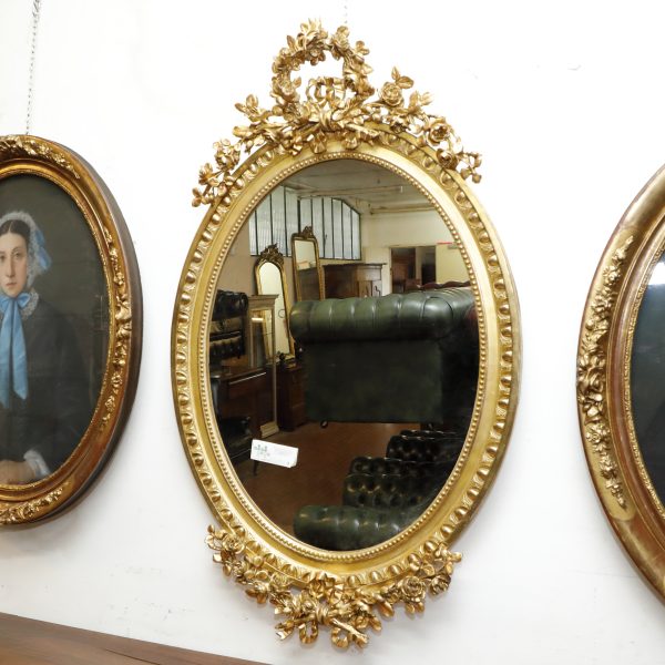 Oval wall mirror in gilded wood - Wall Mirrors